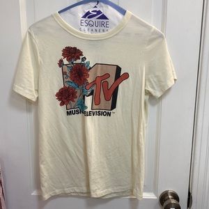 MTV Xtra Small Cream Graphic T Shirt
